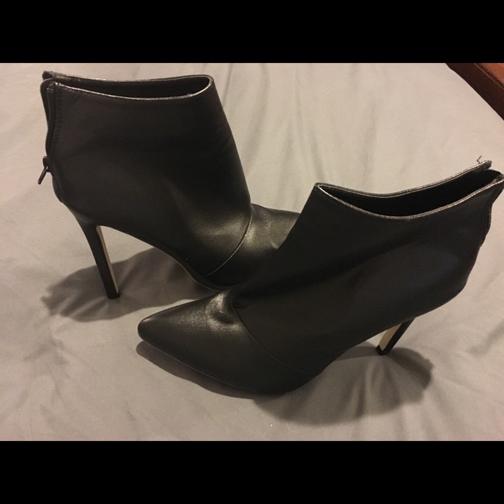 Basic black booties - Picture 2 of 4